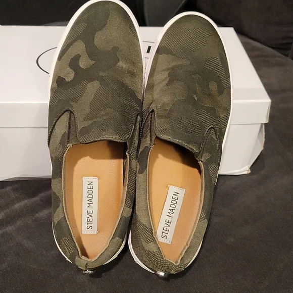 Steve Madden Slip-on Sneaker - Picture 8 of 8